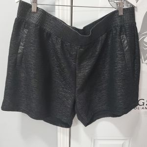 XXL Faux leather shorts with pockets